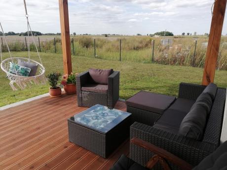 Ciemnoszary zestaw mebli ogrodowych ze stolikiem kawowym