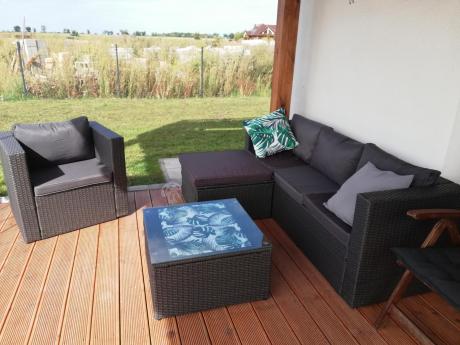 Ciemnoszary zestaw mebli ogrodowych ze stolikiem kawowym