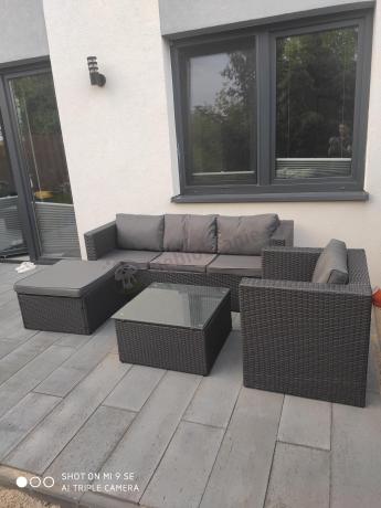 Ciemnoszary zestaw mebli ogrodowych ze stolikiem kawowym