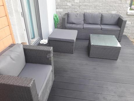 Ciemnoszary zestaw mebli ogrodowych ze stolikiem kawowym