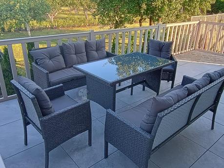 Zestaw mebli ogrodowych z technorattanu z 2 sofami, 2 fotelami i stołem Torino Grande antracyt