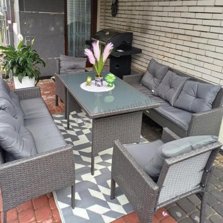 Zestaw mebli ogrodowych z technorattanu z 2 sofami, 2 fotelami i stołem Torino Grande antracyt