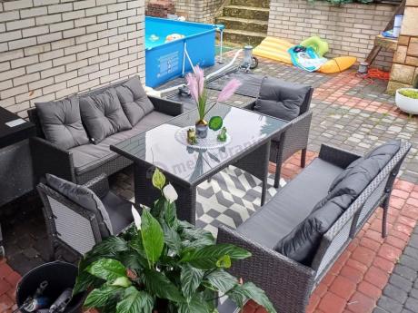 Zestaw mebli ogrodowych z technorattanu z 2 sofami, 2 fotelami i stołem Torino Grande antracyt