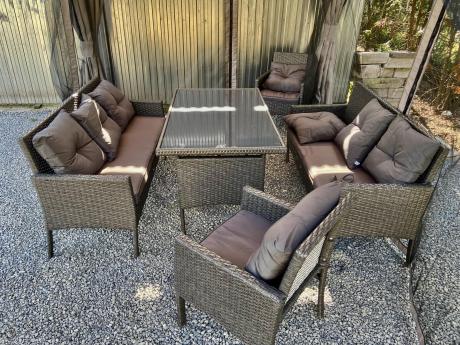 Zestaw mebli ogrodowych z technorattanu z 2 sofami, 2 fotelami i stołem Torino Grande antracyt