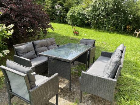 Zestaw mebli ogrodowych z technorattanu z 2 sofami, 2 fotelami i stołem Torino Grande antracyt