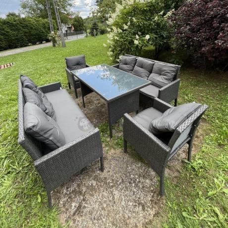 Zestaw mebli ogrodowych z technorattanu z 2 sofami, 2 fotelami i stołem Torino Grande antracyt