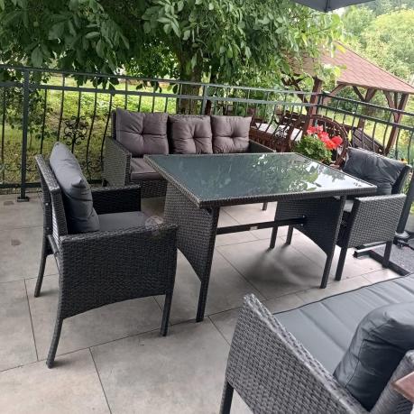 Zestaw mebli ogrodowych z technorattanu z 2 sofami, 2 fotelami i stołem Torino Grande antracyt