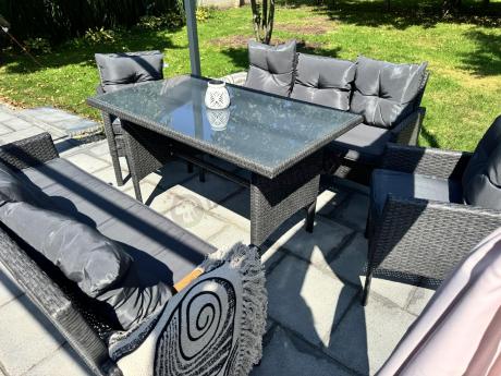 Zestaw mebli ogrodowych z technorattanu z 2 sofami, 2 fotelami i stołem Torino Grande antracyt