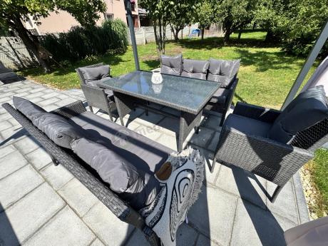 Zestaw mebli ogrodowych z technorattanu z 2 sofami, 2 fotelami i stołem Torino Grande antracyt