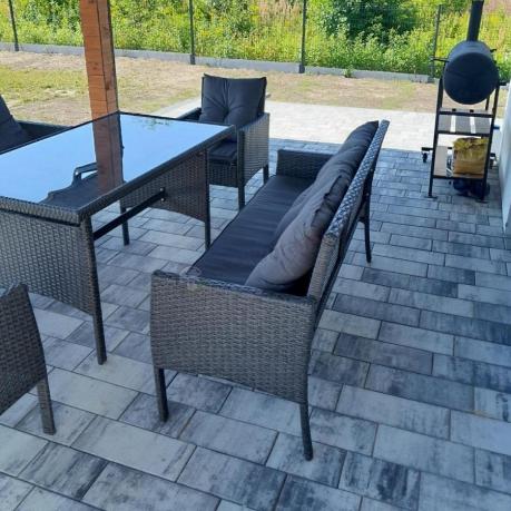 Zestaw mebli ogrodowych z technorattanu z 2 sofami, 2 fotelami i stołem Torino Grande antracyt