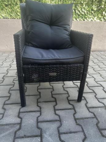 Zestaw mebli ogrodowych z technorattanu z 2 sofami, 2 fotelami i stołem Torino Grande antracyt