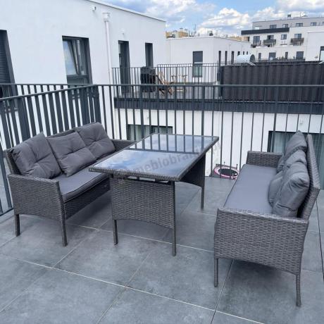 Zestaw mebli ogrodowych z technorattanu z 2 sofami, 2 fotelami i stołem Torino Grande antracyt