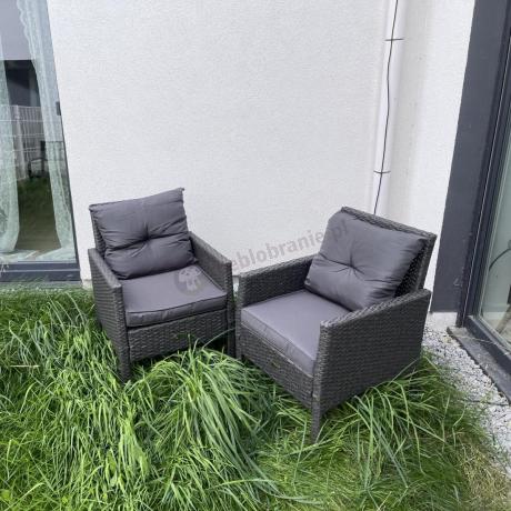 Zestaw mebli ogrodowych z technorattanu z 2 sofami, 2 fotelami i stołem Torino Grande antracyt