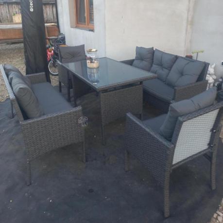 Zestaw mebli ogrodowych z technorattanu z 2 sofami, 2 fotelami i stołem Torino Grande antracyt