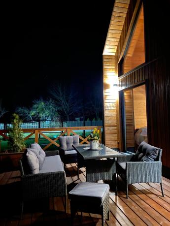 Zestaw mebli ogrodowych z wysokim stołem, sofą 175cm i fotelami Perata Dining Anthracite