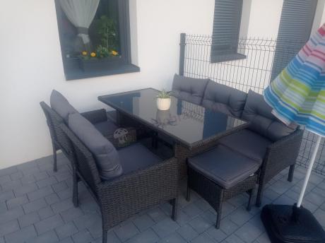 Zestaw mebli ogrodowych z wysokim stołem, sofą 175cm i fotelami Perata Dining Anthracite