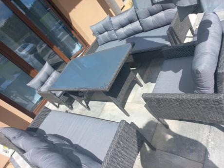 Zestaw mebli ogrodowych z wysokim stołem, sofą 175cm i fotelami Perata Dining Anthracite