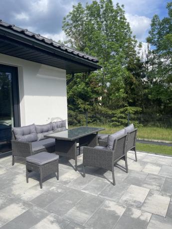 Zestaw mebli ogrodowych z wysokim stołem, sofą 175cm i fotelami Perata Dining Anthracite