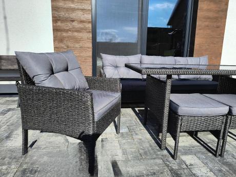 Zestaw mebli ogrodowych z wysokim stołem, sofą 175cm i fotelami Perata Dining Anthracite