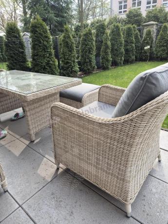 Zestaw mebli technorattanowych z sofą 180cm, fotelami, pufami i wysokim stołem Novici Dining Creme