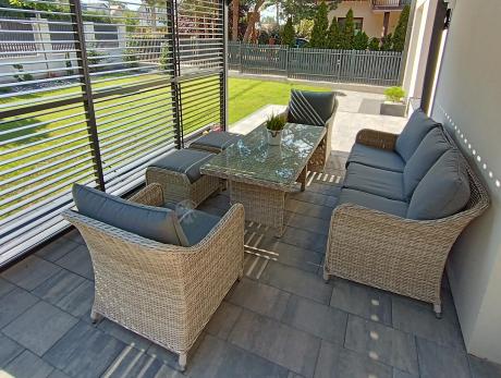 Zestaw mebli technorattanowych z sofą 180cm, fotelami, pufami i wysokim stołem Novici Dining Creme