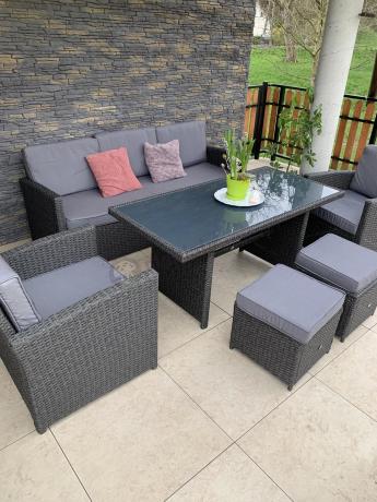Zestaw mebli z sofą 186cm, wysokim stołem, fotelami i pufami Cofete Dining – Anthracite
