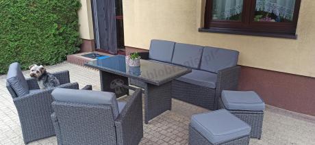 Zestaw mebli z sofą 186cm, wysokim stołem, fotelami i pufami Cofete Dining – Anthracite