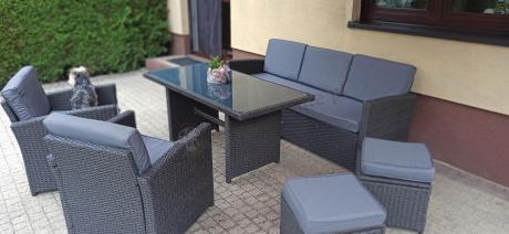 Zestaw mebli z sofą 186cm, wysokim stołem, fotelami i pufami Cofete Dining – Anthracite
