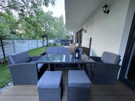 Zestaw mebli z sofą 186cm, wysokim stołem, fotelami i pufami Cofete Dining – Anthracite
