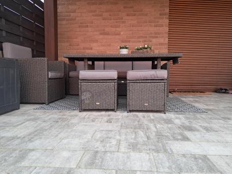 Zestaw mebli z sofą 186cm, wysokim stołem, fotelami i pufami Cofete Dining – Anthracite