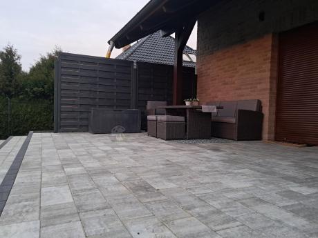 Zestaw mebli z sofą 186cm, wysokim stołem, fotelami i pufami Cofete Dining – Anthracite