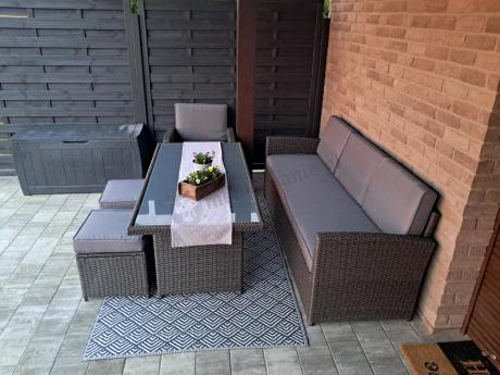 Zestaw mebli z sofą 186cm, wysokim stołem, fotelami i pufami Cofete Dining – Anthracite