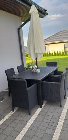 Zestaw na taras - Stół z parasolem i 8 foteli Meblobranie TF8 Plus grafit