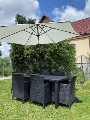 Zestaw na taras - Stół z parasolem i 8 foteli Meblobranie TF8 Plus grafit