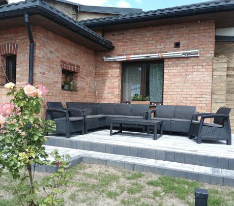 Zestaw na taras dla 9 osób z narożnikiem, stołem podnoszonym i trzema fotelami Relly VI grafit