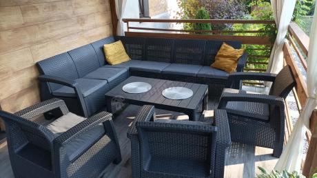 Zestaw na taras dla 9 osób z narożnikiem, stołem podnoszonym i trzema fotelami Relly VI grafit