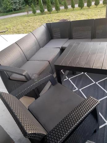 Zestaw na taras dla 9 osób z narożnikiem, stołem podnoszonym i trzema fotelami Relly VI grafit