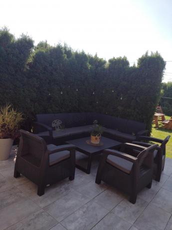 Zestaw na taras dla 9 osób z narożnikiem, stołem podnoszonym i trzema fotelami Relly VI grafit