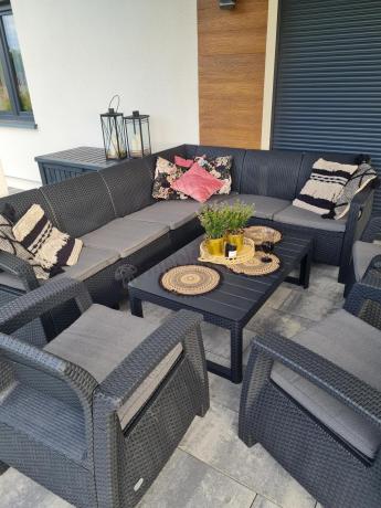 Zestaw na taras dla 9 osób z narożnikiem, stołem podnoszonym i trzema fotelami Relly VI grafit