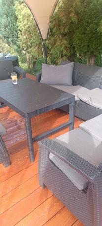 Zestaw na taras dla 9 osób z narożnikiem, stołem podnoszonym i trzema fotelami Relly VI grafit