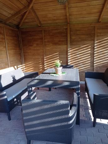 Zestaw na taras z wysokim stołem Meblobranie SFM brązowy