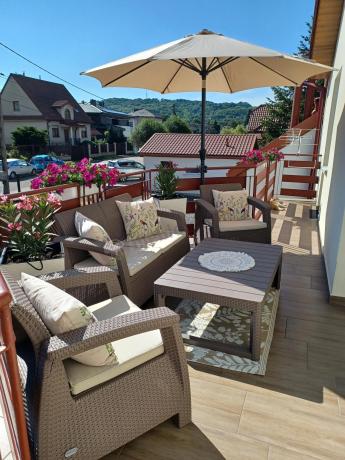 Zestaw ogrodowy Corfu Set Lyon Cappuccino Keter Curver