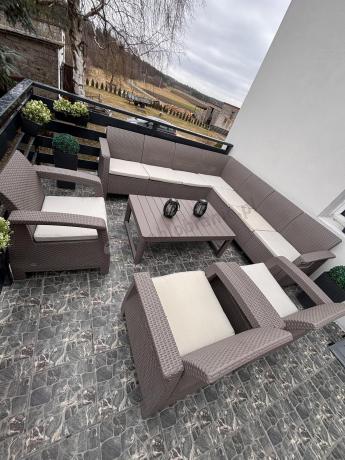 Zestaw ogrodowy dla 10 osób z narożnikiem, stołem podnoszonym i trzema fotelami Relly VII Cappuccino
