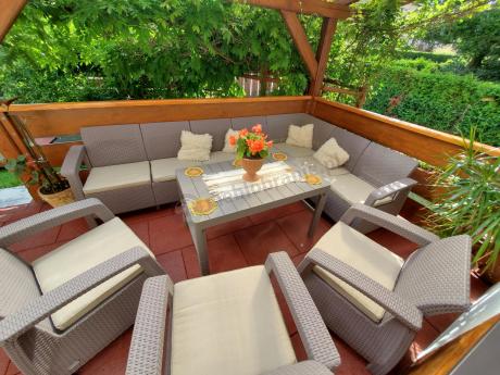 Zestaw ogrodowy dla 10 osób z narożnikiem, stołem podnoszonym i trzema fotelami Relly VII Cappuccino