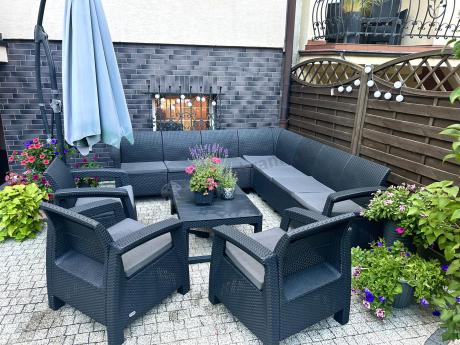 Zestaw ogrodowy dla 10 osób z narożnikiem, stołem podnoszonym i trzema fotelami Relly VII grafitowy