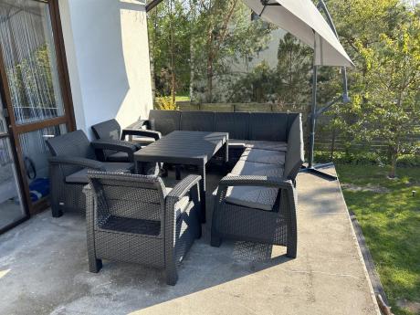 Zestaw ogrodowy dla 10 osób z narożnikiem, stołem podnoszonym i trzema fotelami Relly VII grafitowy