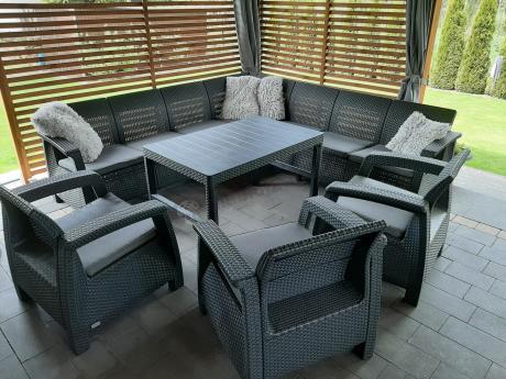 Zestaw ogrodowy dla 10 osób z narożnikiem, stołem podnoszonym i trzema fotelami Relly VII grafitowy