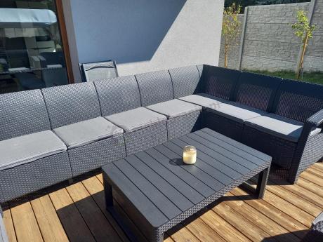 Zestaw ogrodowy dla 10 osób z narożnikiem, stołem podnoszonym i trzema fotelami Relly VII grafitowy