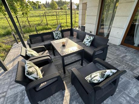 Zestaw ogrodowy dla 10 osób z narożnikiem, stołem podnoszonym i trzema fotelami Relly VII grafitowy