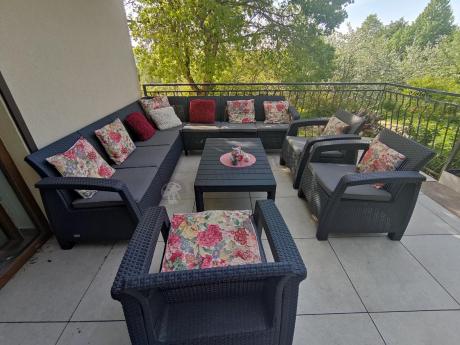 Zestaw ogrodowy dla 10 osób z narożnikiem, stołem podnoszonym i trzema fotelami Relly VII grafitowy